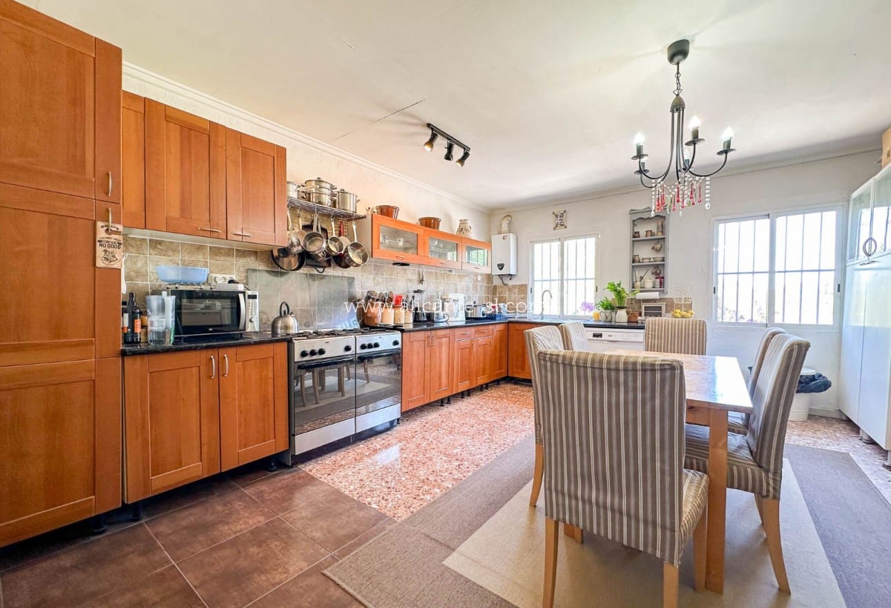 4 sovrum Finca/Hus på landet till salu i La Romana med pool - 199 000 € (Ref: 8327066)