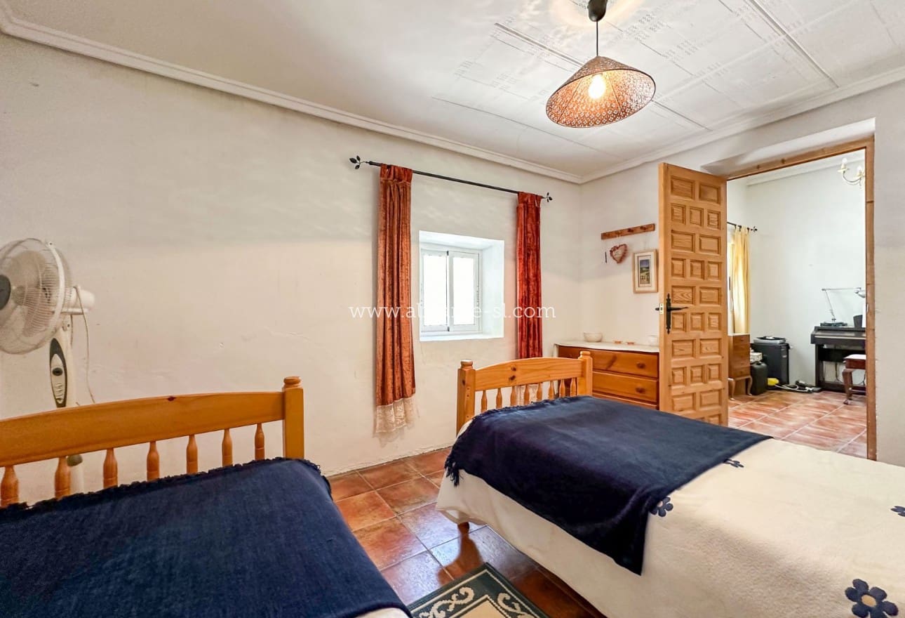 4 sovrum Finca/Hus på landet till salu i La Romana med pool - 199 000 € (Ref: 8327066)