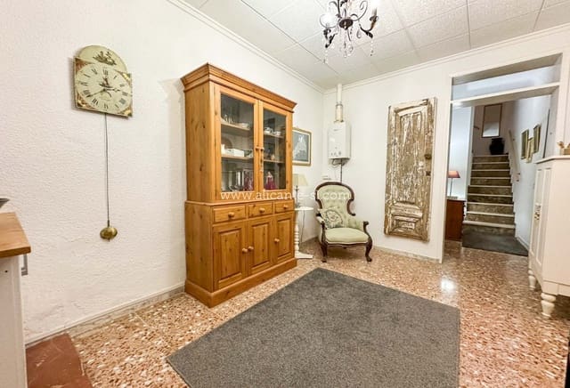 4 bedroom Finca/Country House for sale in La Romana with pool - € 199,000 (Ref: 8327066)