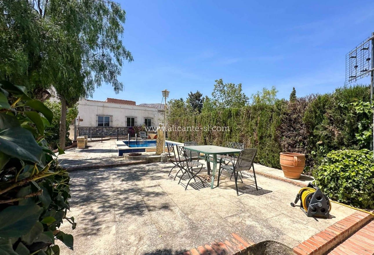 4 sovrum Finca/Hus på landet till salu i La Romana med pool - 199 000 € (Ref: 8327066)