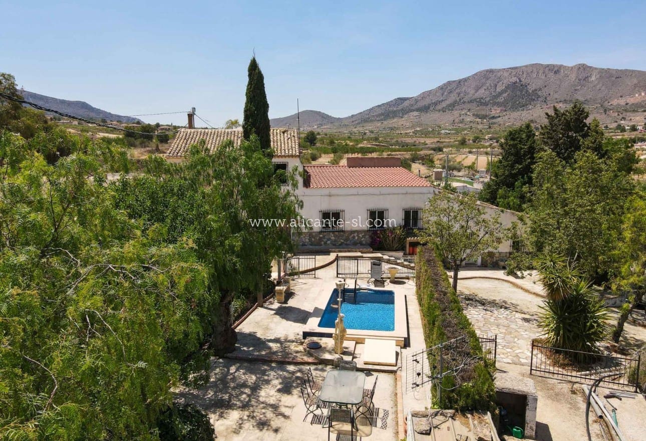 4 sovrum Finca/Hus på landet till salu i La Romana med pool - 199 000 € (Ref: 8327066)