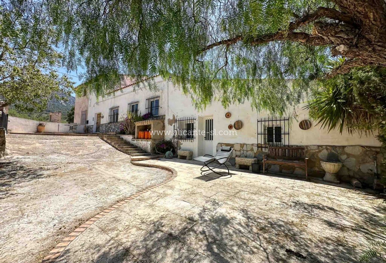 4 sovrum Finca/Hus på landet till salu i La Romana med pool - 199 000 € (Ref: 8327066)