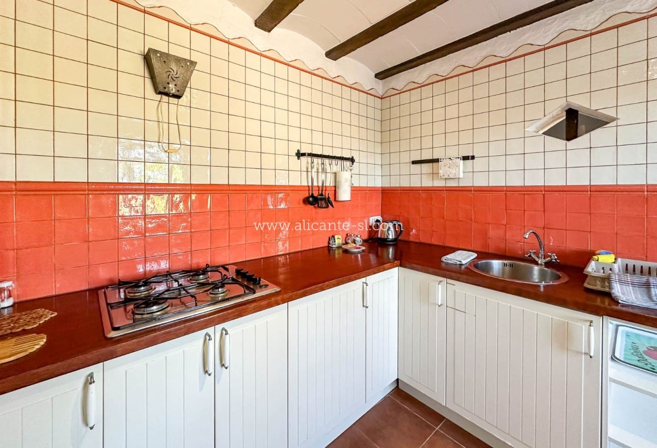 5 soveværelse Villa til salg i Sax med swimmingpool - € 499.950 (Ref: 8425155)