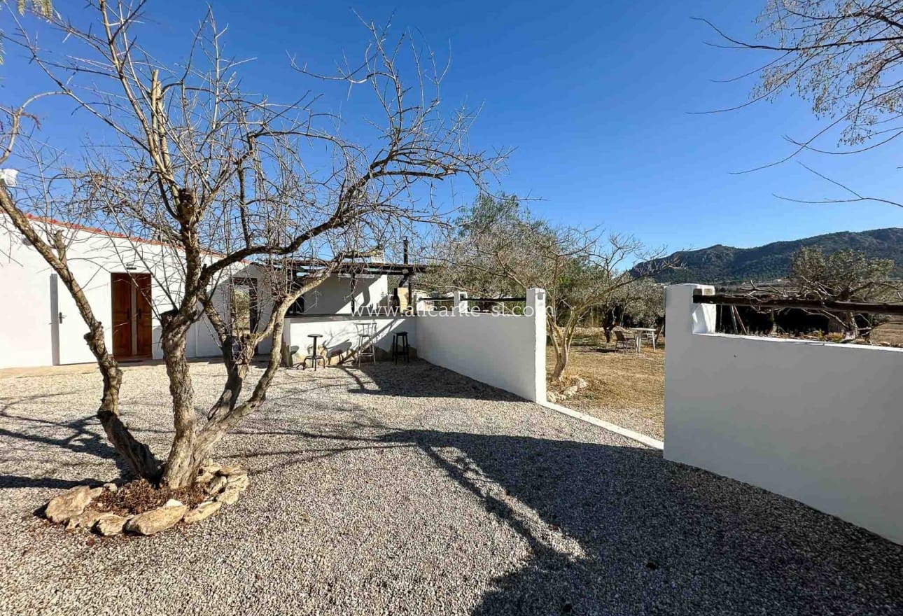 5 soveværelse Villa til salg i Sax med swimmingpool - € 499.950 (Ref: 8425155)