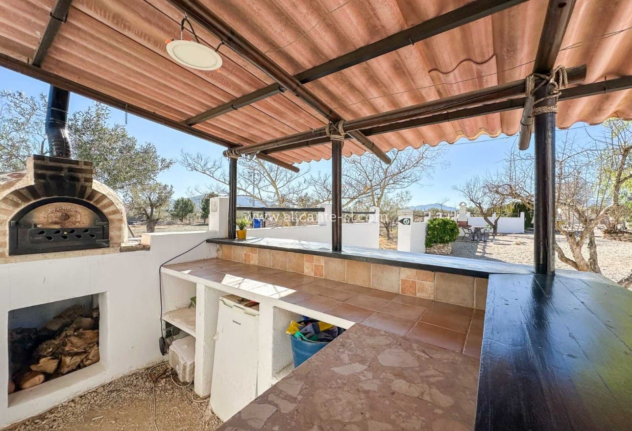 5 soveværelse Villa til salg i Sax med swimmingpool - € 499.950 (Ref: 8425155)