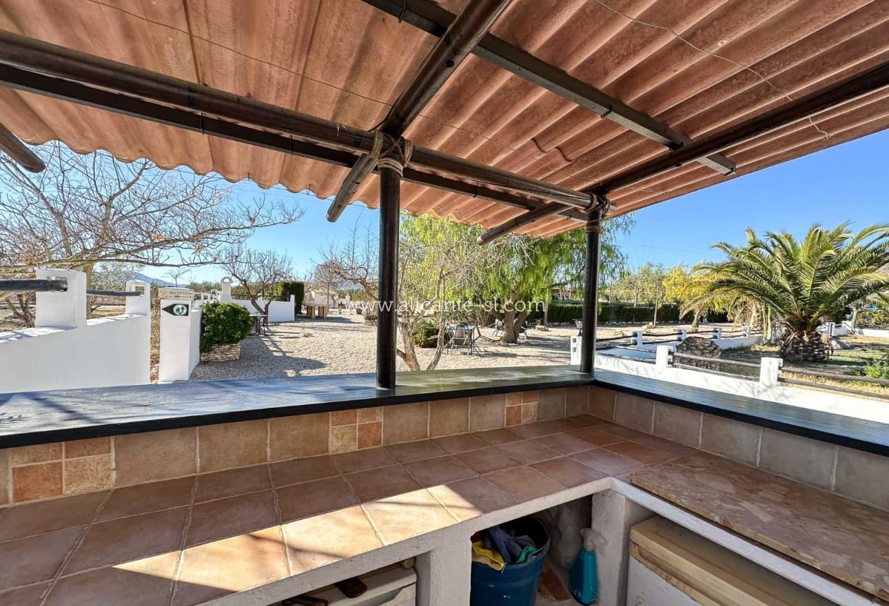 5 soveværelse Villa til salg i Sax med swimmingpool - € 499.950 (Ref: 8425155)