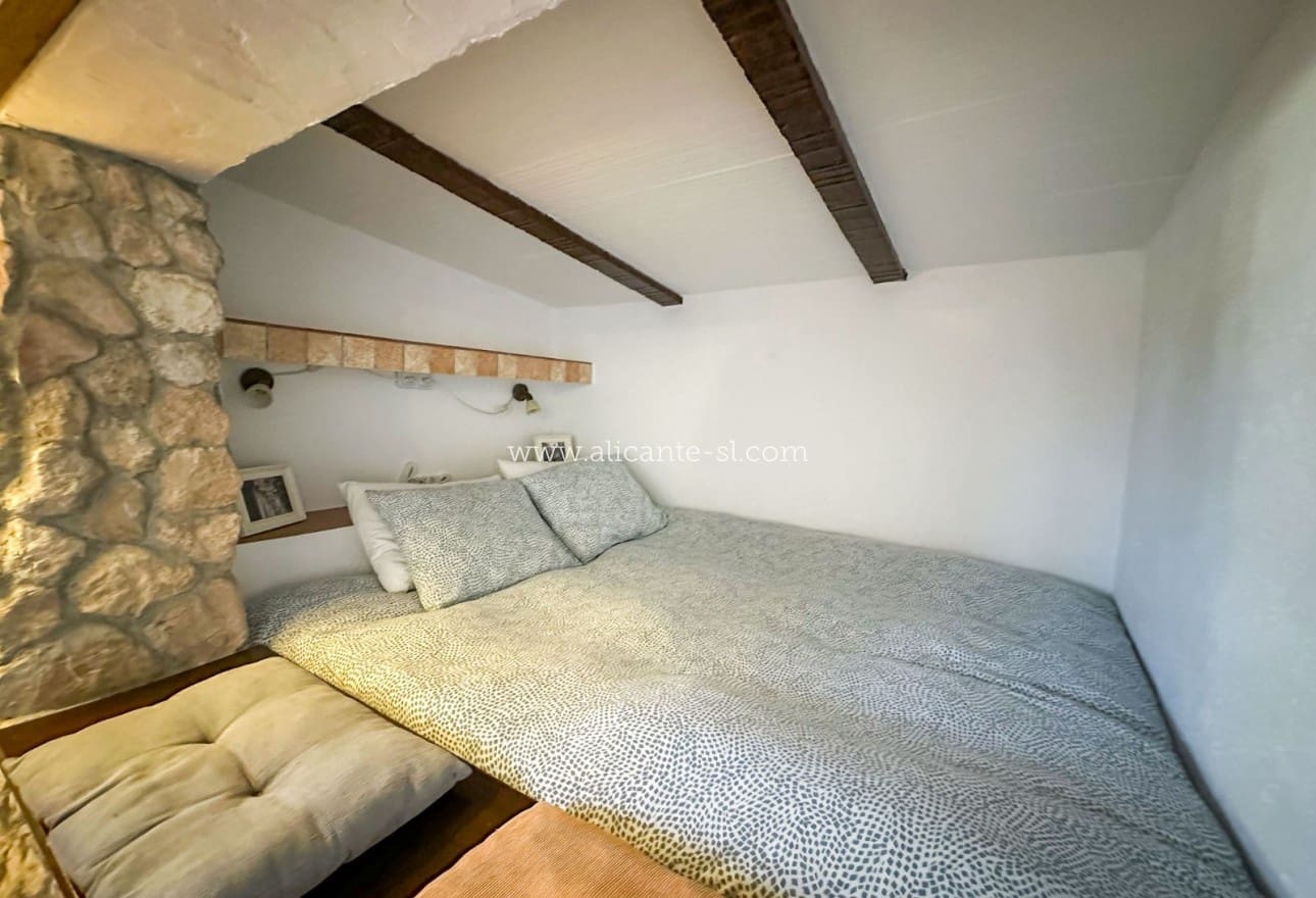 5 soveværelse Villa til salg i Sax med swimmingpool - € 499.950 (Ref: 8425155)