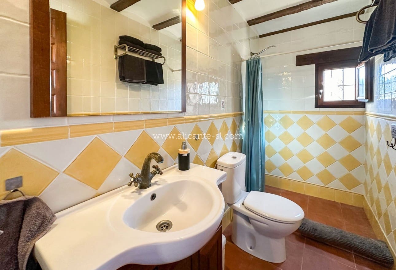 5 soveværelse Villa til salg i Sax med swimmingpool - € 499.950 (Ref: 8425155)