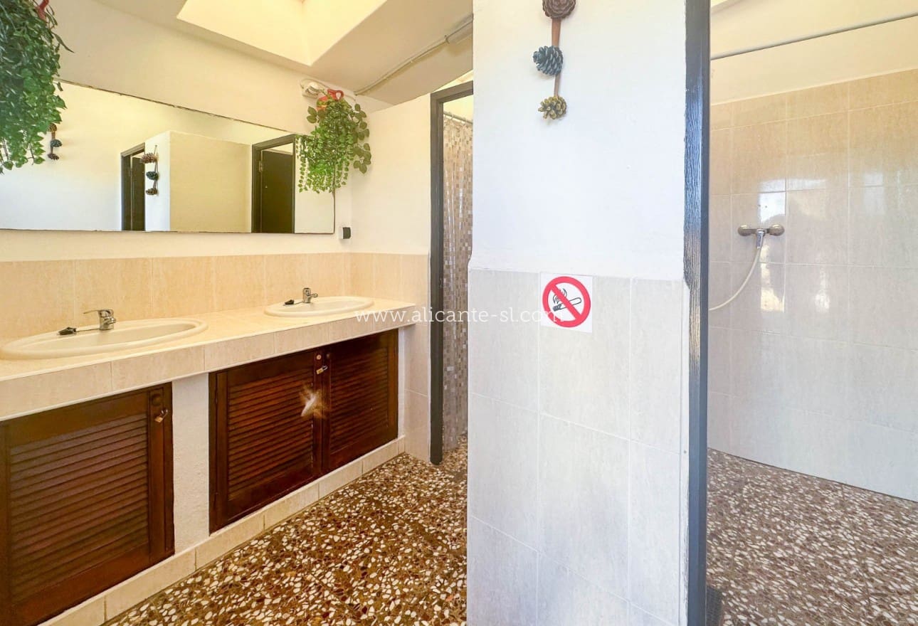 5 soveværelse Villa til salg i Sax med swimmingpool - € 499.950 (Ref: 8425155)