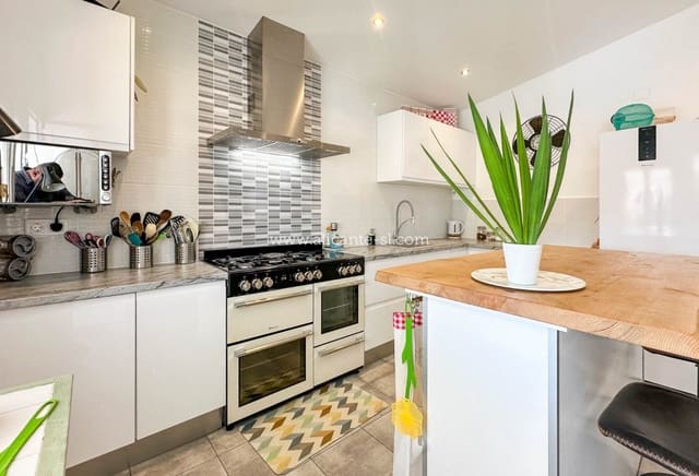 5 slaapkamer Villa te koop in Sax met zwembad - € 499.950 (Ref: 8425155)