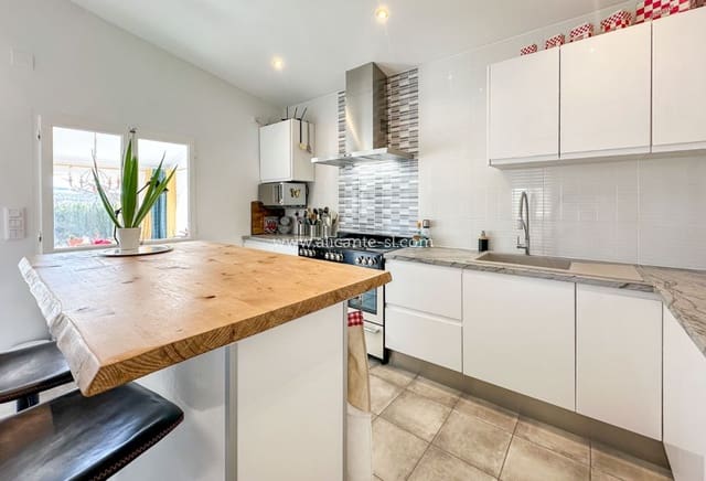 5 slaapkamer Villa te koop in Sax met zwembad - € 499.950 (Ref: 8425155)