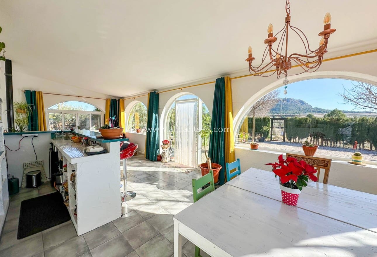 5 soveværelse Villa til salg i Sax med swimmingpool - € 499.950 (Ref: 8425155)