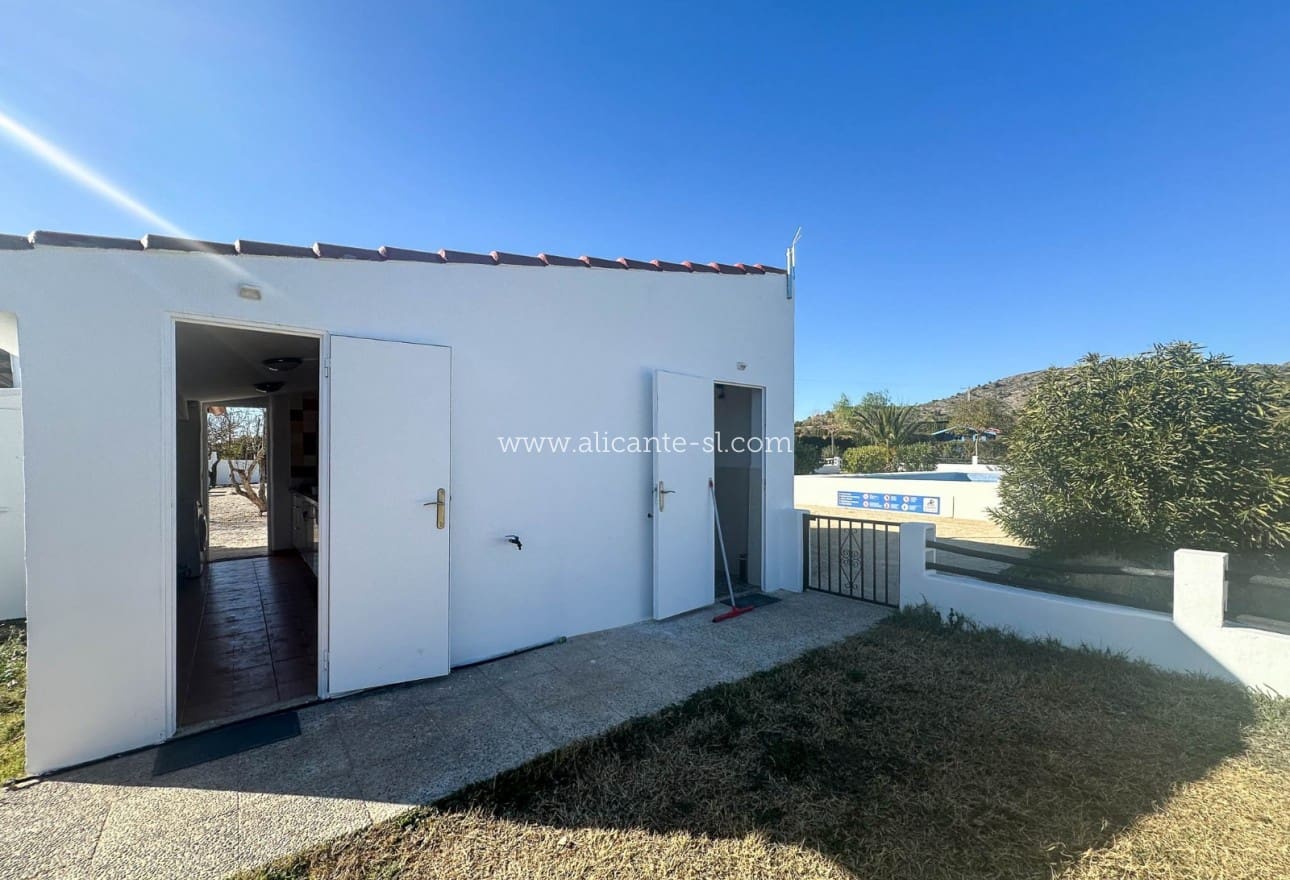 5 soveværelse Villa til salg i Sax med swimmingpool - € 499.950 (Ref: 8425155)