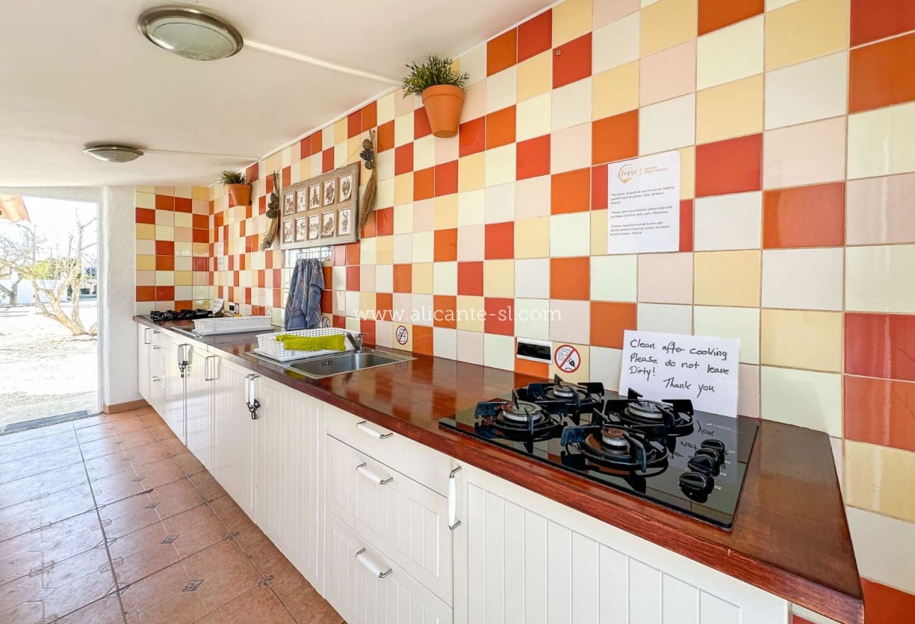 5 soveværelse Villa til salg i Sax med swimmingpool - € 499.950 (Ref: 8425155)