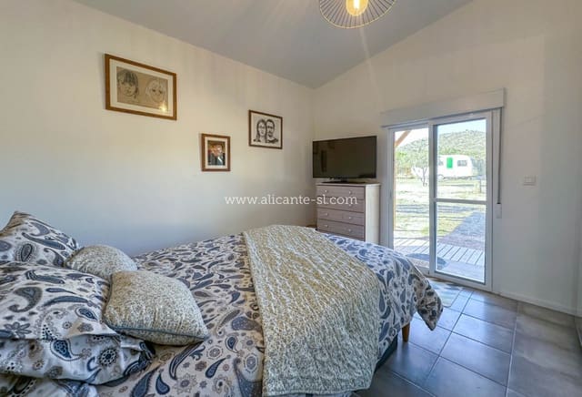 5 slaapkamer Villa te koop in Sax met zwembad - € 499.950 (Ref: 8425155)