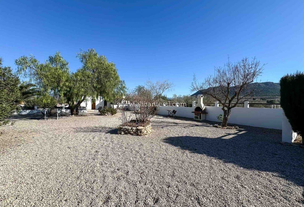 5 soveværelse Villa til salg i Sax med swimmingpool - € 499.950 (Ref: 8425155)