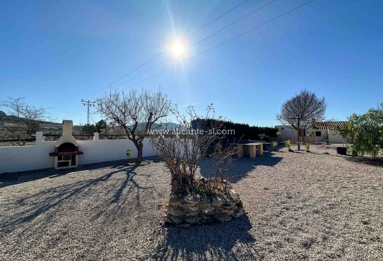 5 soveværelse Villa til salg i Sax med swimmingpool - € 499.950 (Ref: 8425155)