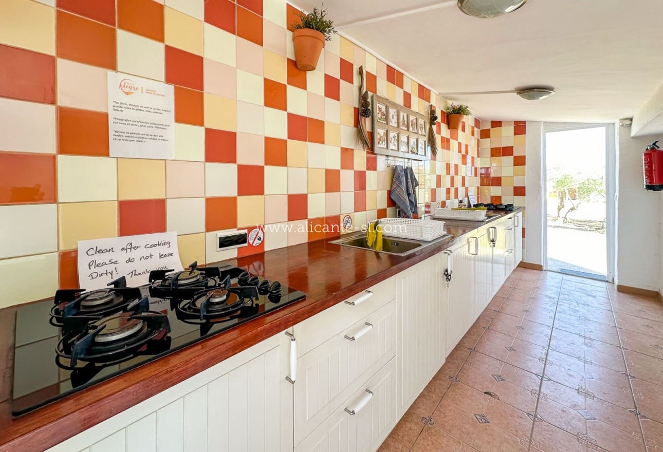 5 soveværelse Villa til salg i Sax med swimmingpool - € 499.950 (Ref: 8425155)