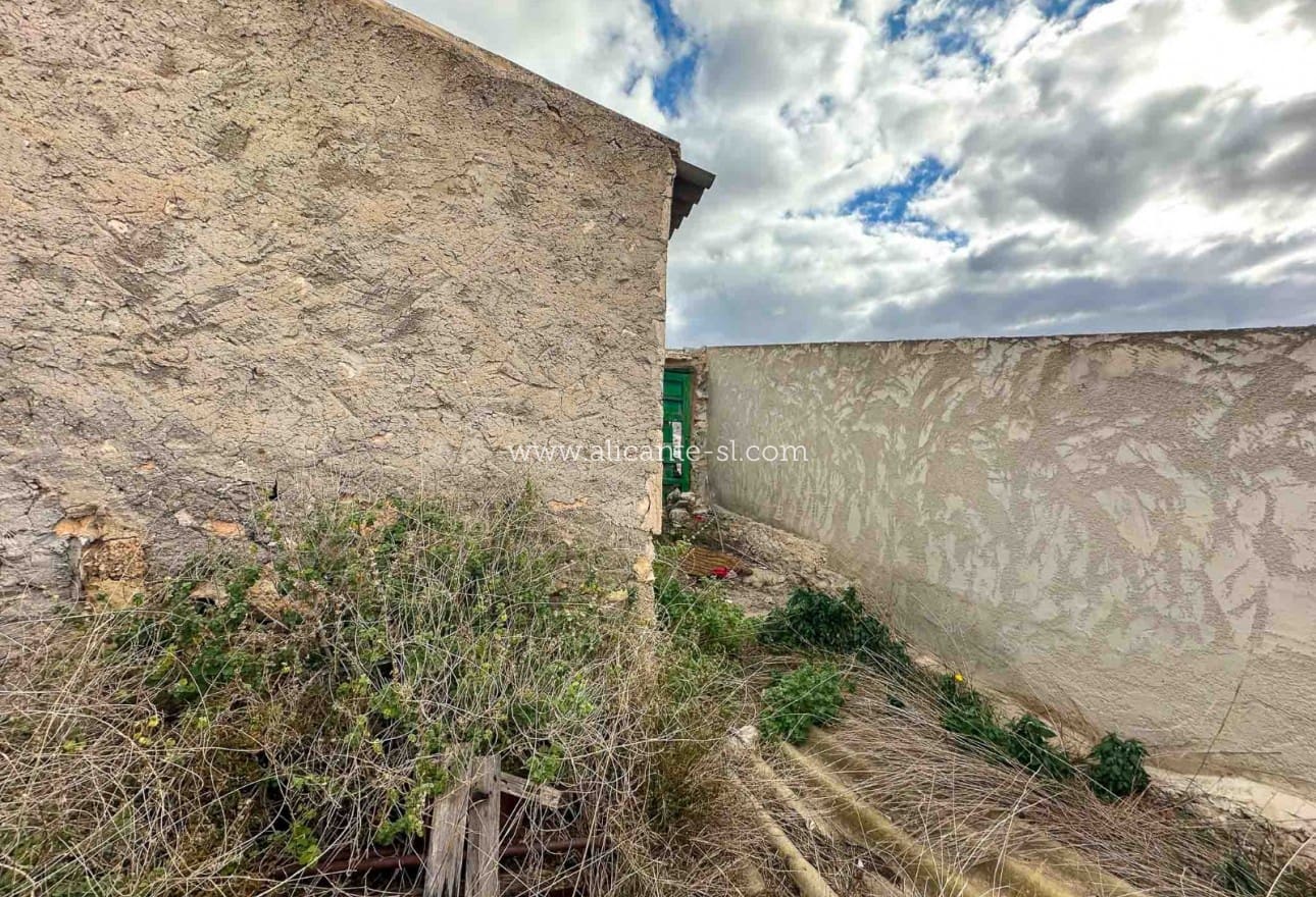 3 soveværelse Byhus til salg i Hondon de las Nieves - € 55.000 (Ref: 8777382)