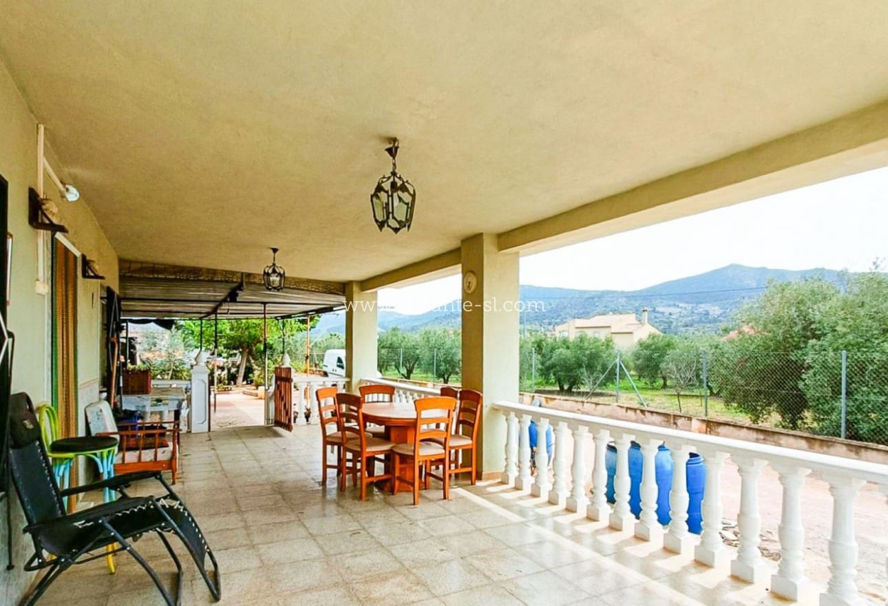 4 soveværelse Finca/Landehus til salg i Hondon de los Frailes med garage - € 179.950 (Ref: 8980480)