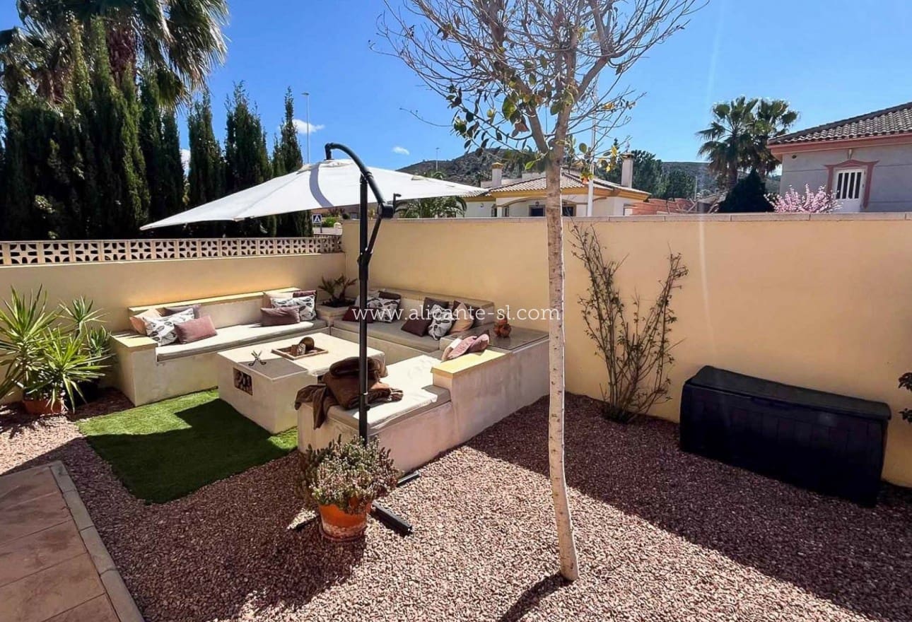 3 bedroom Villa for sale in Hondon de las Nieves - € 229,000 (Ref: 9063451)