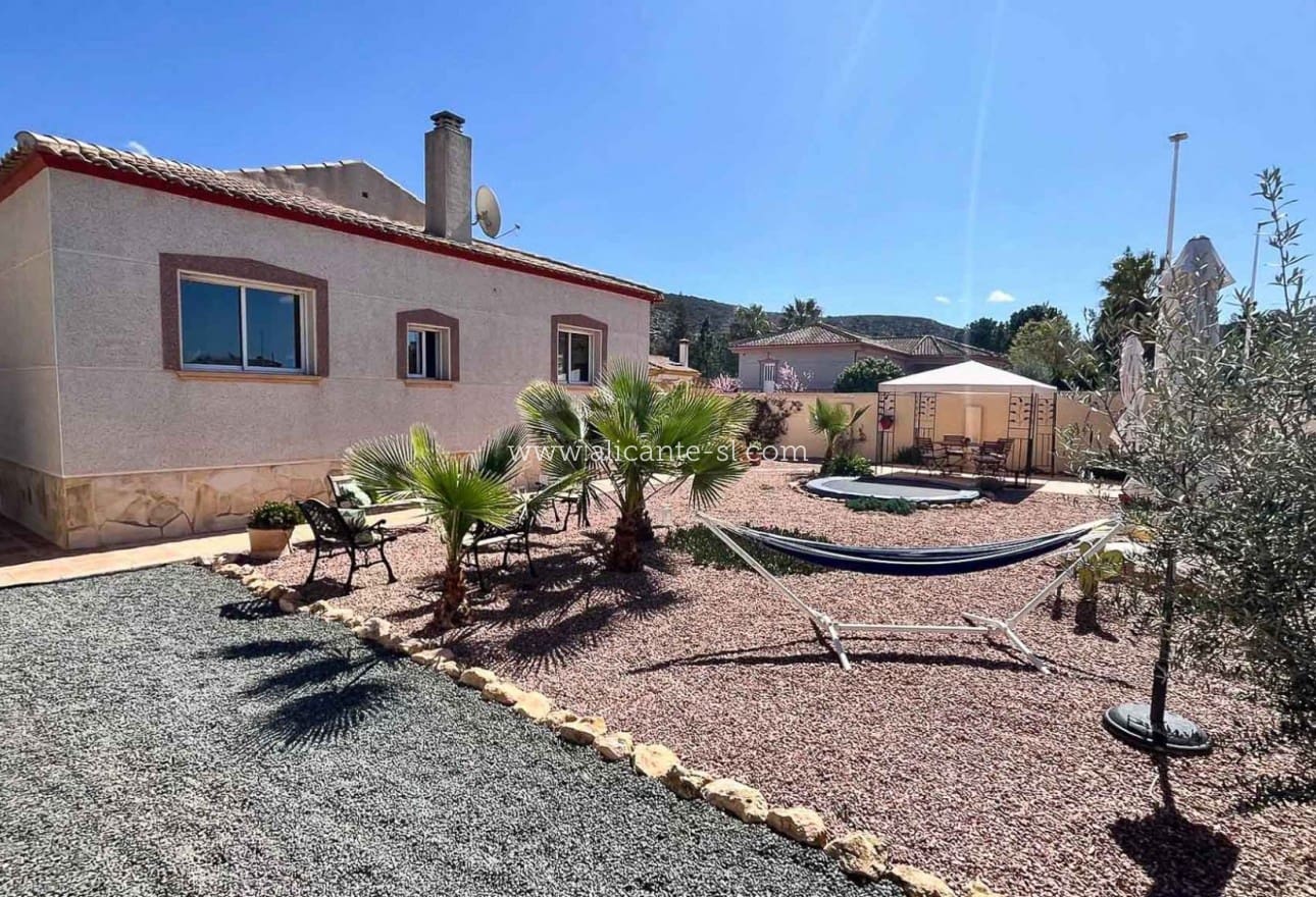 3 bedroom Villa for sale in Hondon de las Nieves - € 229,000 (Ref: 9063451)