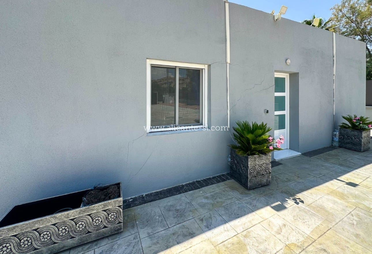 4 slaapkamer Villa te koop in Aspe met zwembad - € 295.000 (Ref: 9099735)