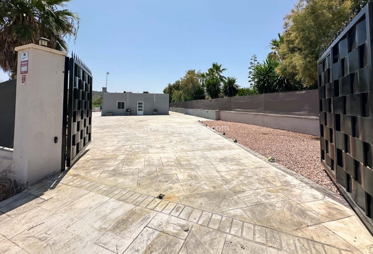 4 slaapkamer Villa te koop in Aspe met zwembad - € 295.000 (Ref: 9099735)