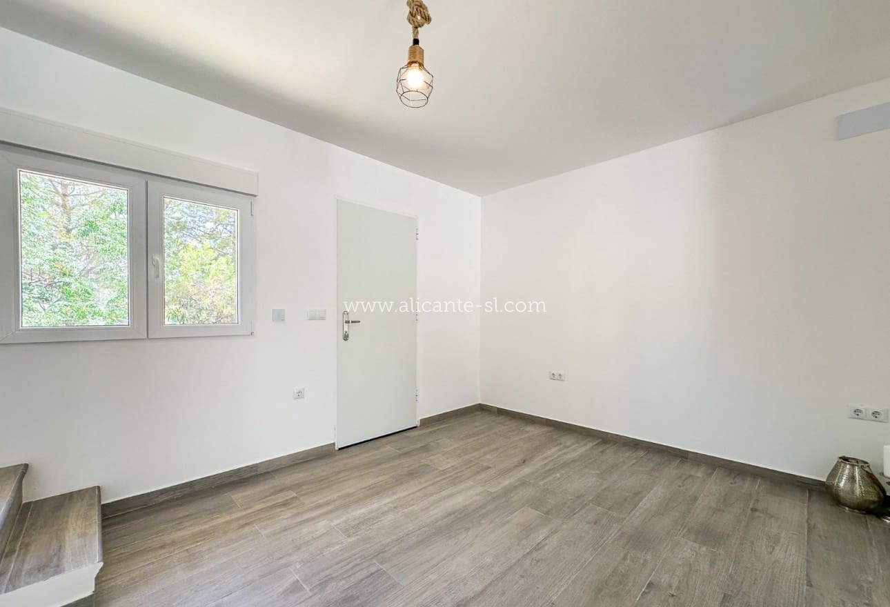 4 slaapkamer Huis te koop in Barbarroja - € 199.950 (Ref: 9115672)