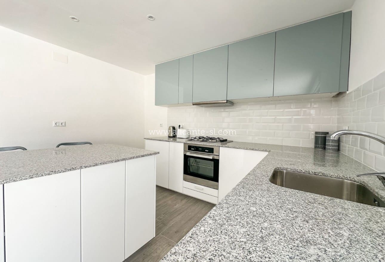 4 slaapkamer Huis te koop in Barbarroja - € 199.950 (Ref: 9115672)