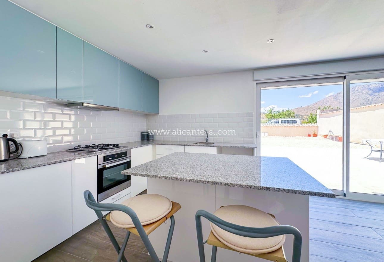 4 slaapkamer Huis te koop in Barbarroja - € 199.950 (Ref: 9115672)