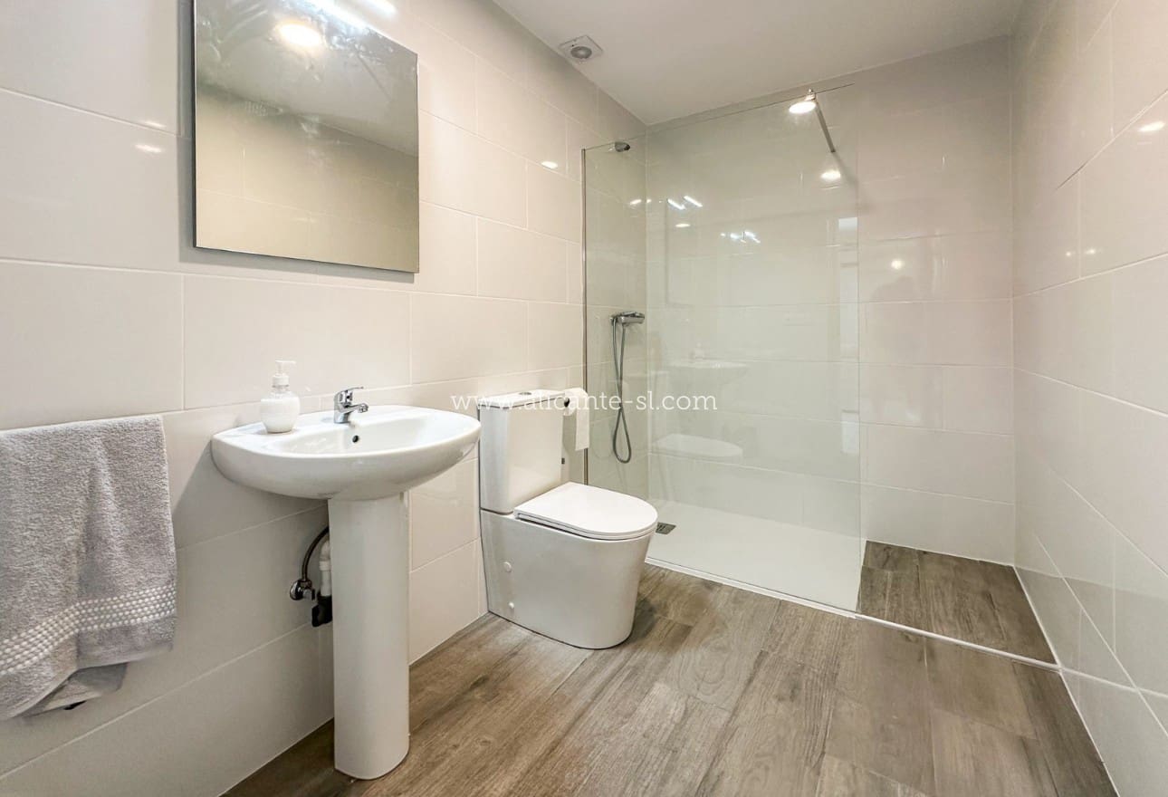 4 slaapkamer Huis te koop in Barbarroja - € 199.950 (Ref: 9115672)