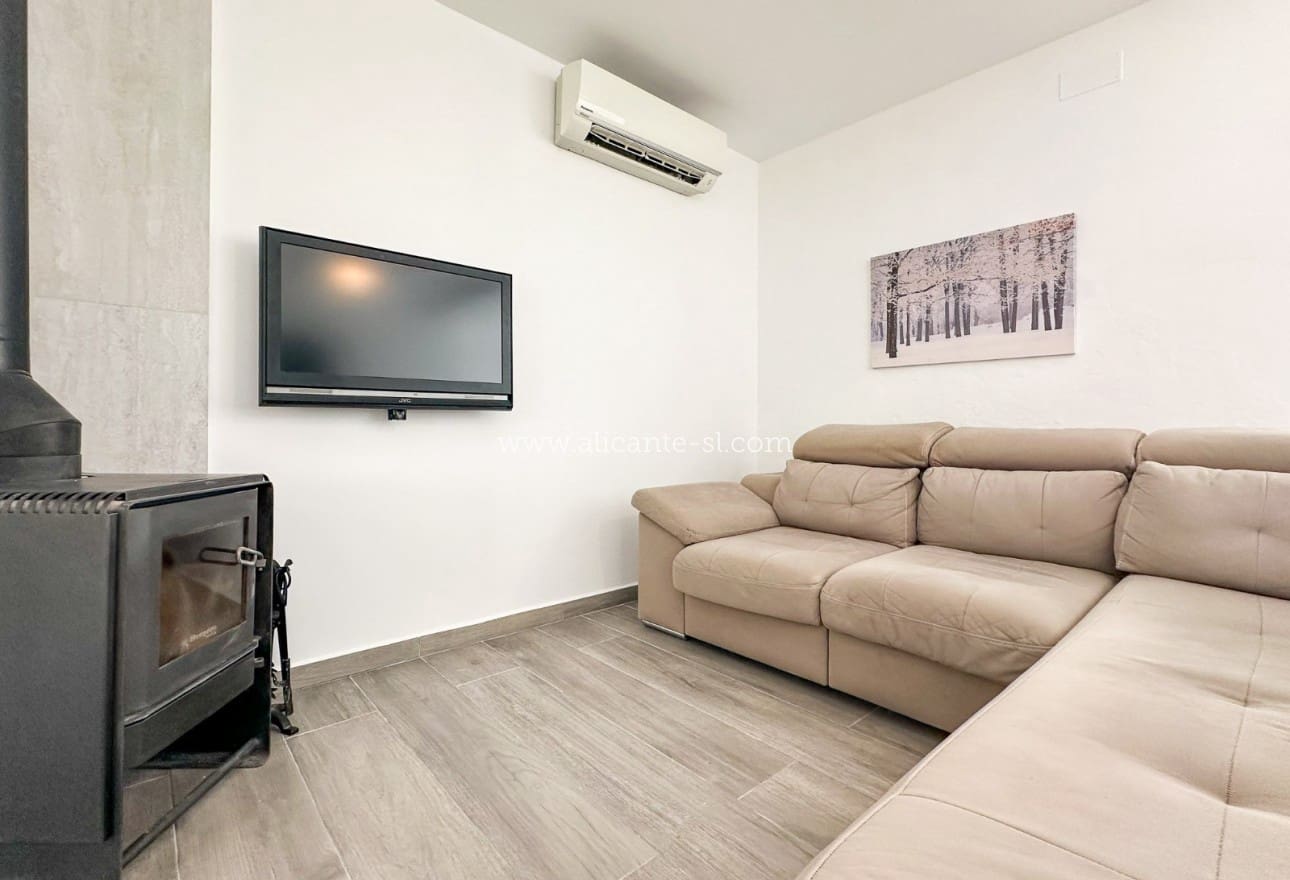 4 slaapkamer Huis te koop in Barbarroja - € 199.950 (Ref: 9115672)