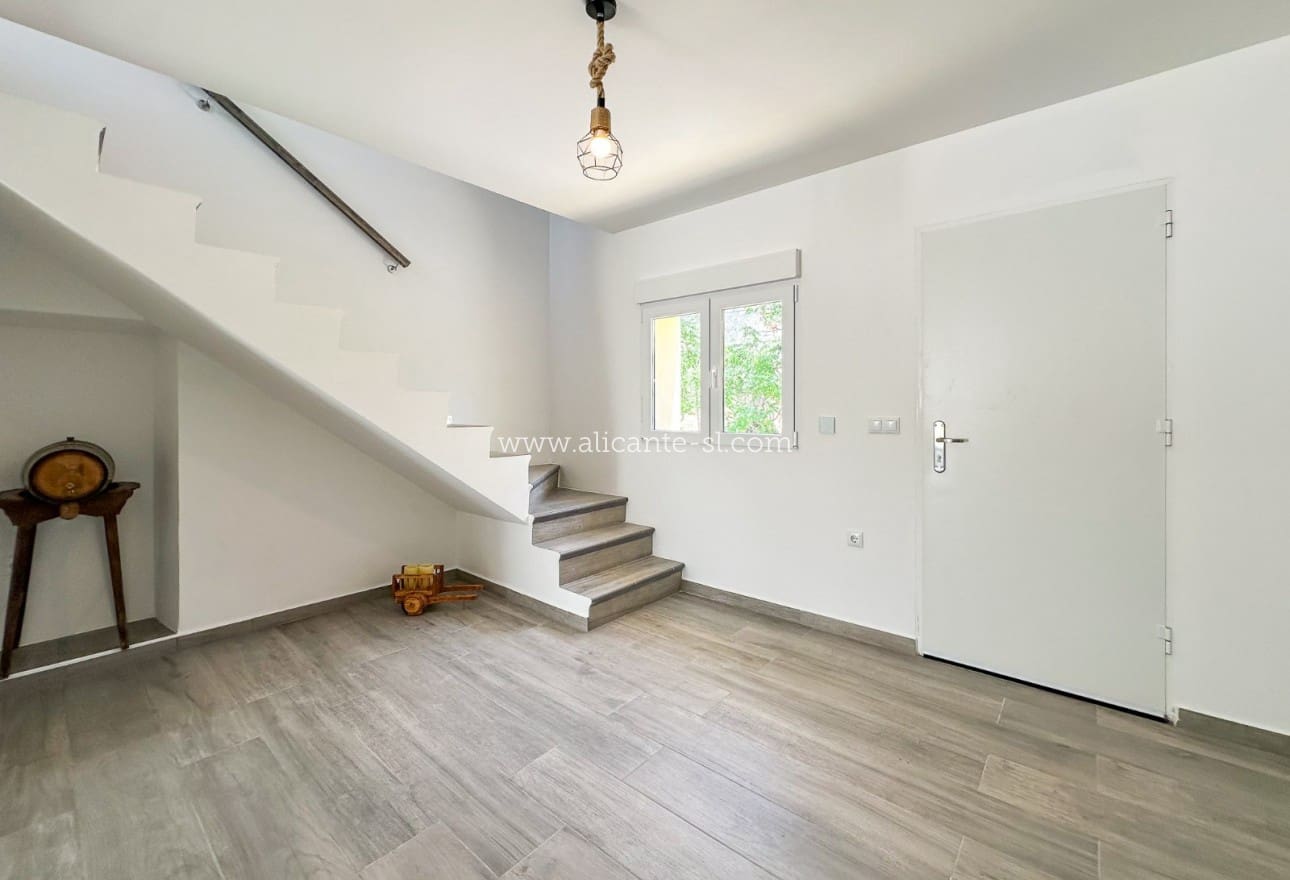 4 slaapkamer Huis te koop in Barbarroja - € 199.950 (Ref: 9115672)