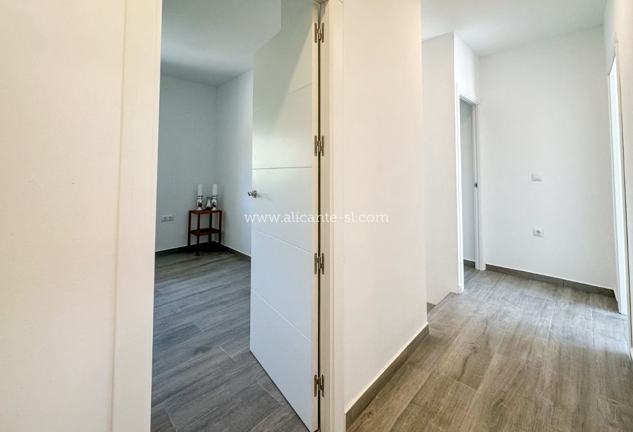 4 slaapkamer Huis te koop in Barbarroja - € 199.950 (Ref: 9115672)