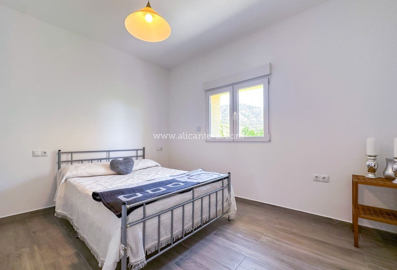 4 slaapkamer Huis te koop in Barbarroja - € 199.950 (Ref: 9115672)