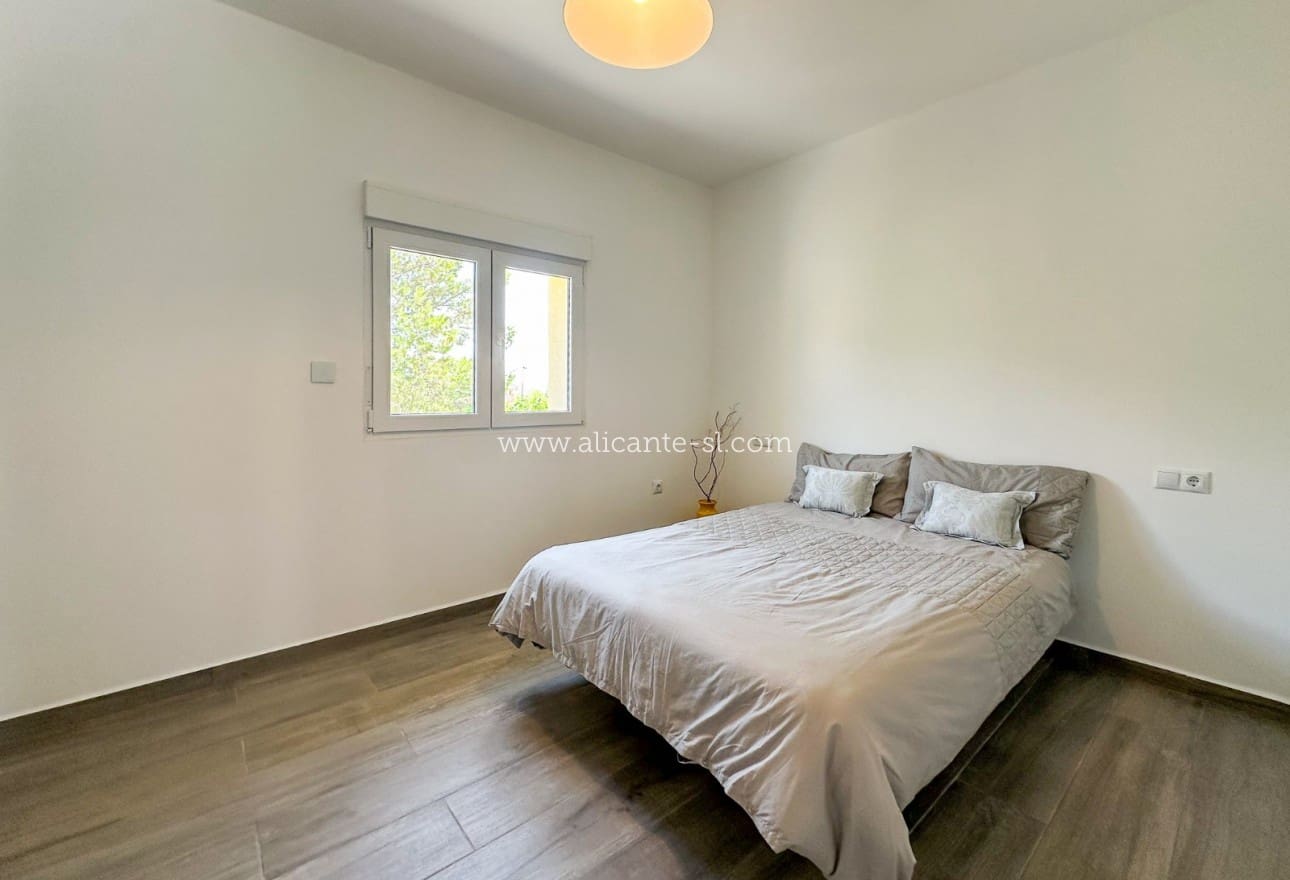 4 slaapkamer Huis te koop in Barbarroja - € 199.950 (Ref: 9115672)