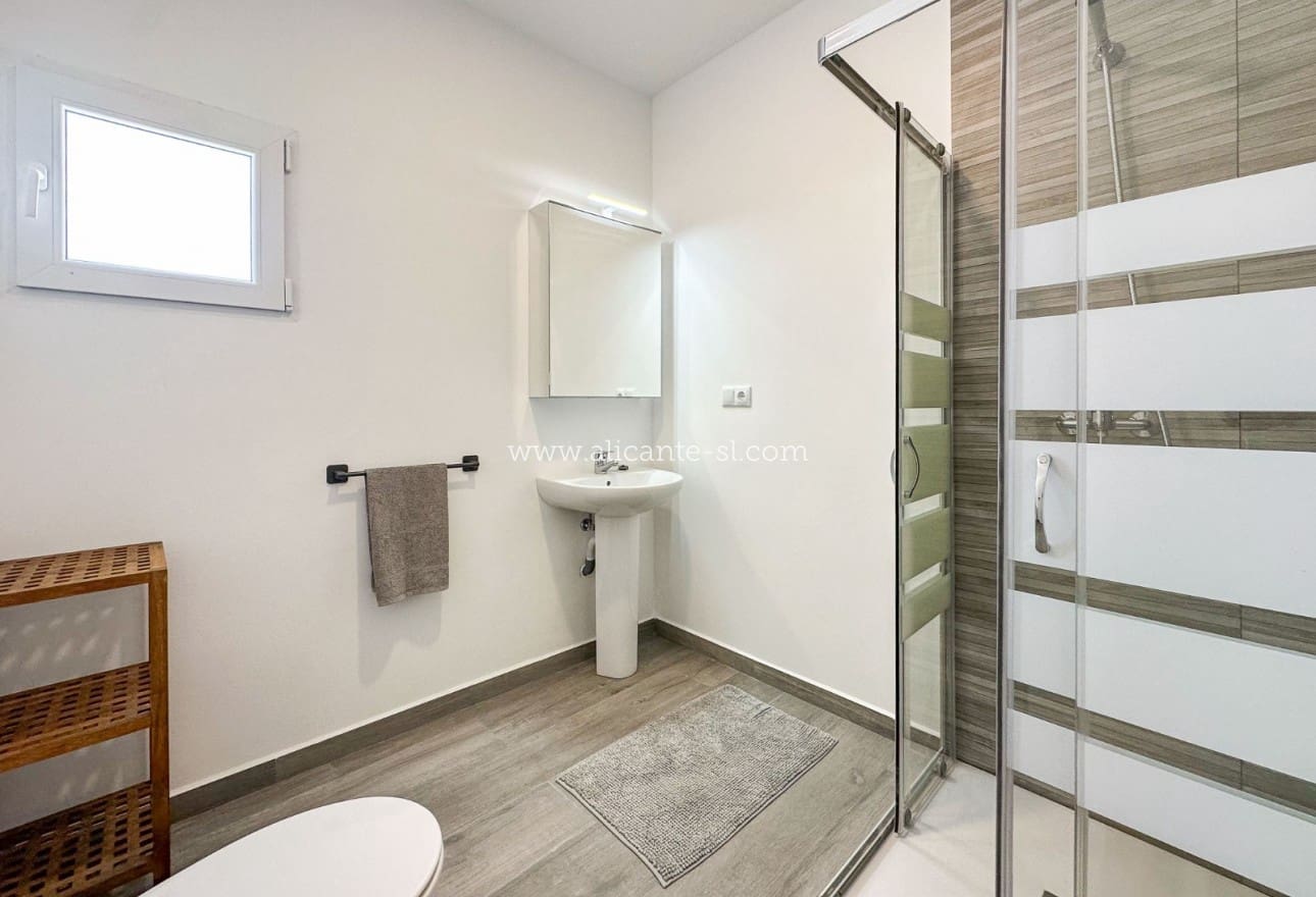 4 slaapkamer Huis te koop in Barbarroja - € 199.950 (Ref: 9115672)