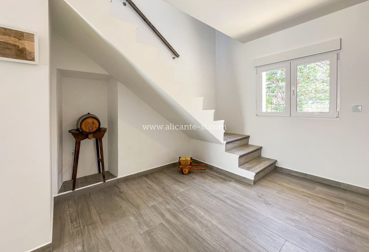 4 slaapkamer Huis te koop in Barbarroja - € 199.950 (Ref: 9115672)