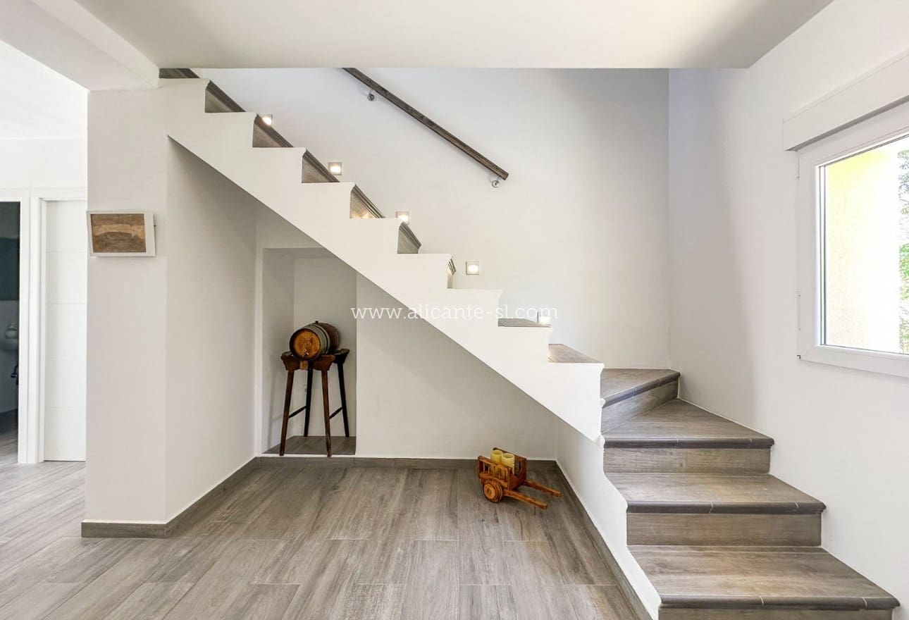 4 slaapkamer Huis te koop in Barbarroja - € 199.950 (Ref: 9115672)