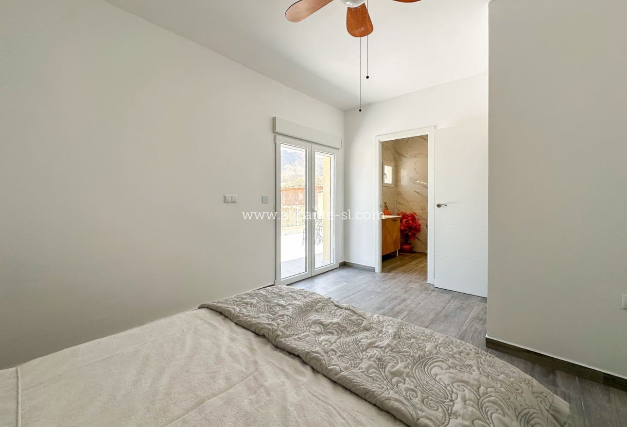 4 slaapkamer Huis te koop in Barbarroja - € 199.950 (Ref: 9115672)