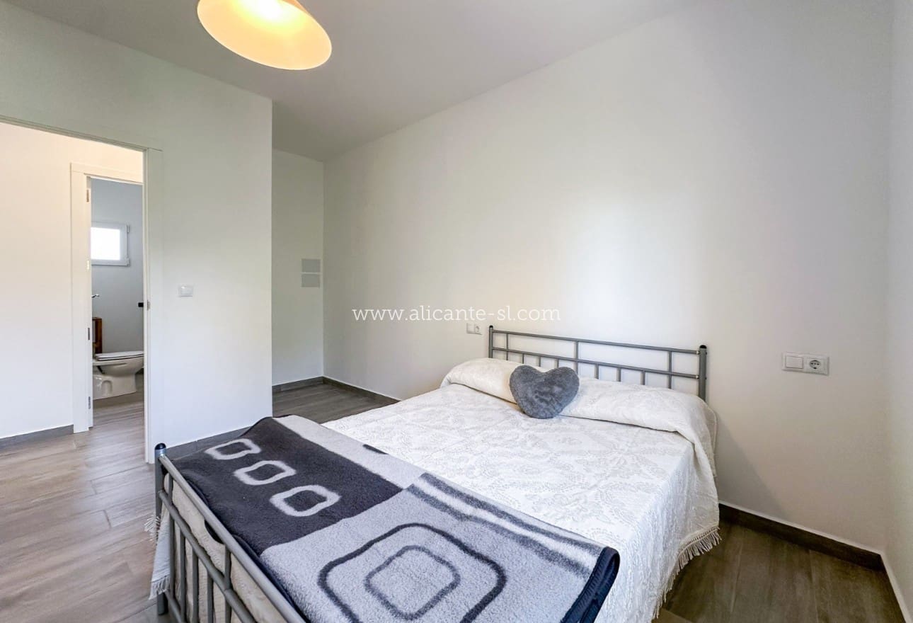 4 slaapkamer Huis te koop in Barbarroja - € 199.950 (Ref: 9115672)