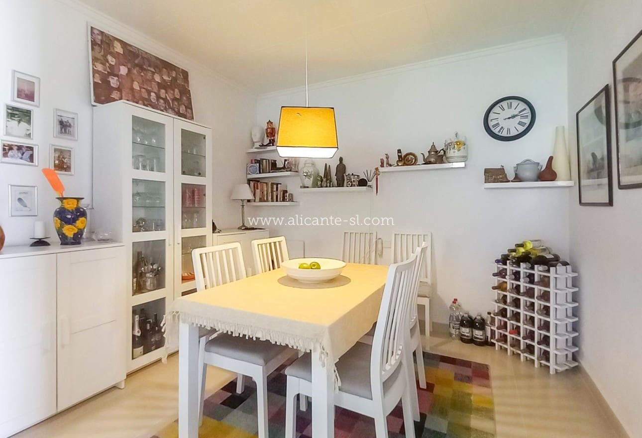 3 slaapkamer Villa te koop in Torrevieja met zwembad garage - € 339.000 (Ref: 9153231)