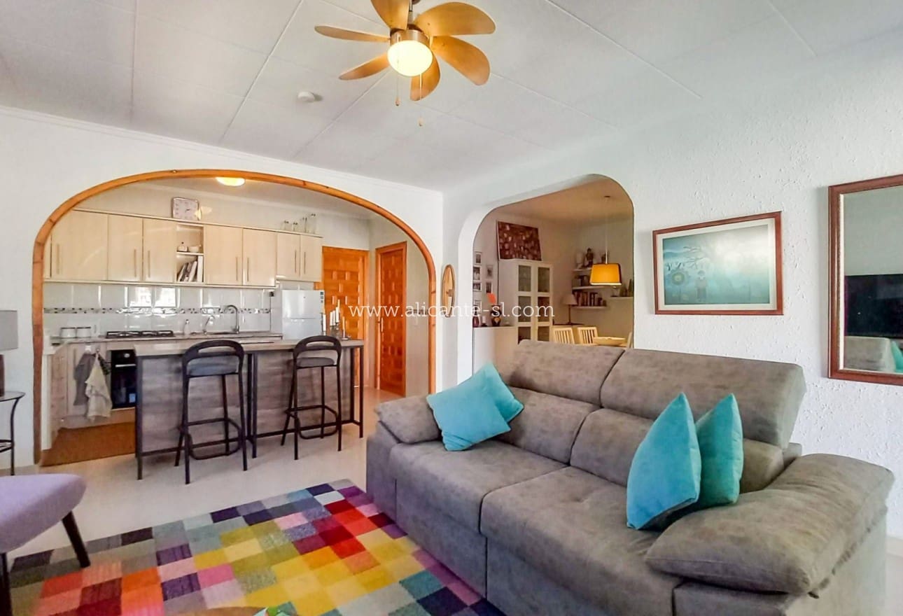 3 slaapkamer Villa te koop in Torrevieja met zwembad garage - € 339.000 (Ref: 9153231)