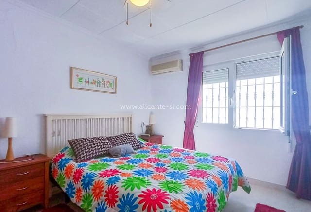 3 slaapkamer Villa te koop in Torrevieja met zwembad garage - € 339.000 (Ref: 9153231)