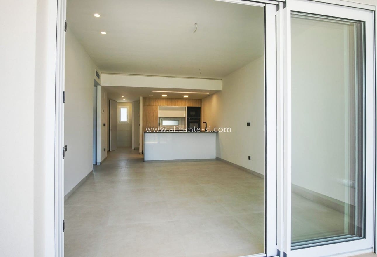 2 soveværelse Lejlighed til salg i Guardamar del Segura med swimmingpool garage - € 295.000 (Ref: 9248462)