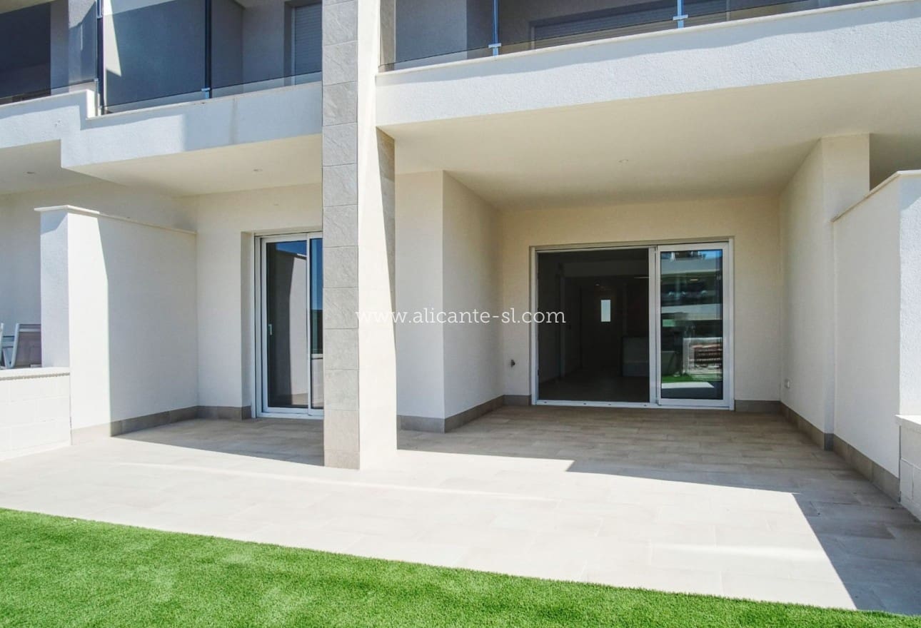 2 soveværelse Lejlighed til salg i Guardamar del Segura med swimmingpool garage - € 295.000 (Ref: 9248462)