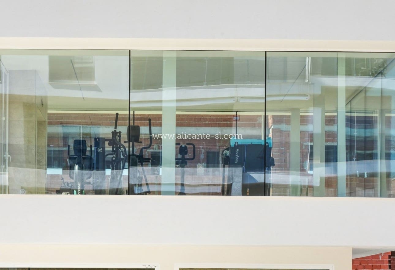 2 soveværelse Lejlighed til salg i Guardamar del Segura med swimmingpool garage - € 295.000 (Ref: 9248462)