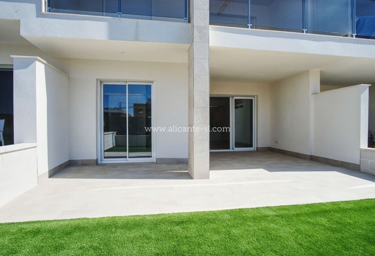 2 soveværelse Lejlighed til salg i Guardamar del Segura med swimmingpool garage - € 295.000 (Ref: 9248462)