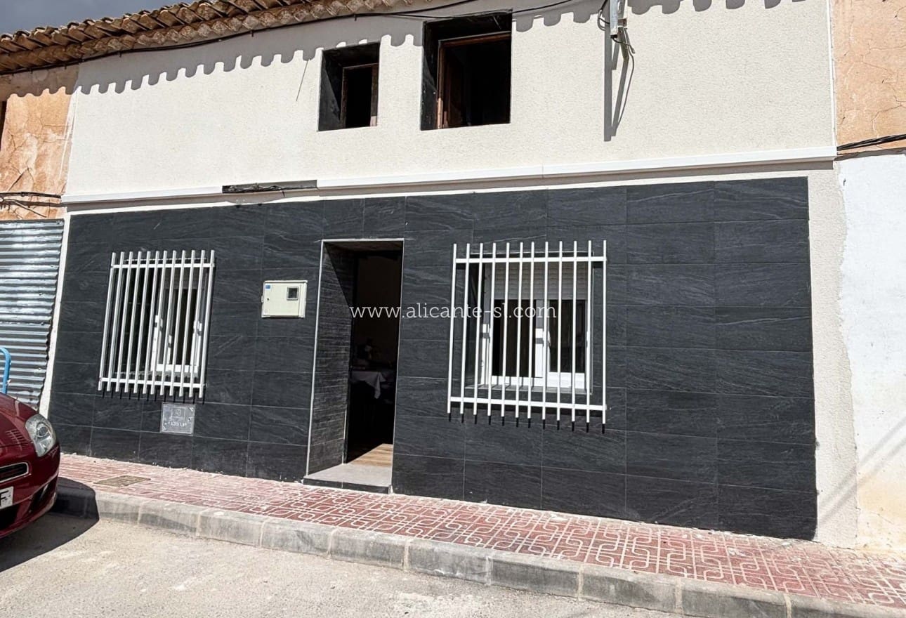 3 Zimmer Haus zu verkaufen in Hondon de los Frailes - 99.000 € (Ref: 9256301)
